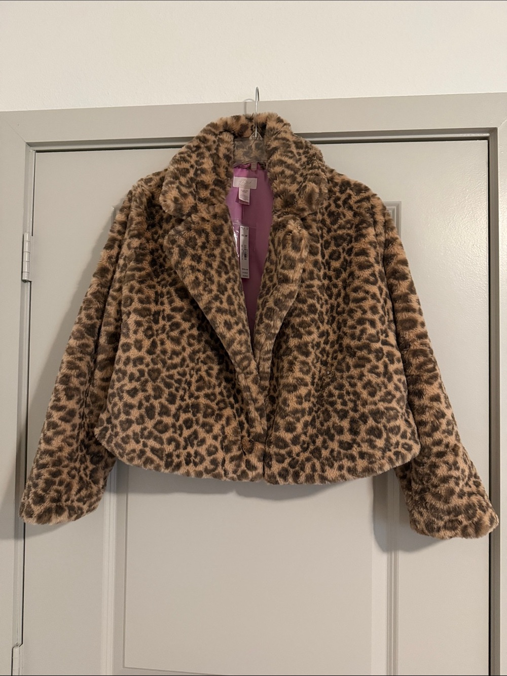 NWT! Faux Fur animal print Crop Jacket by Victoria secret size XS ! New - Picture 6 of 12